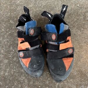 Evolv Trax  Climbing Shoes 9.5
